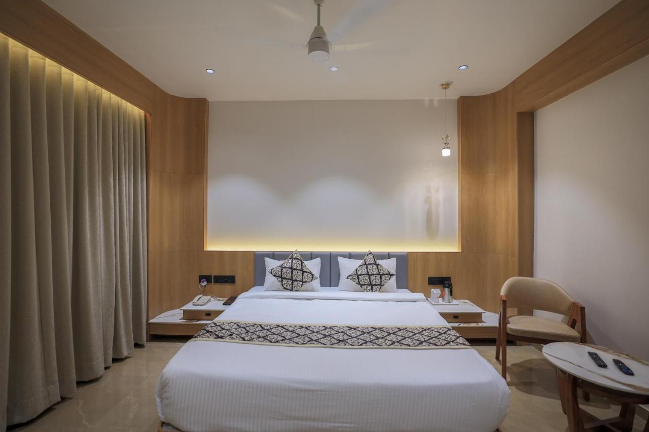 Hotel Aditya Mansingh Inn Somnāth エクステリア 写真