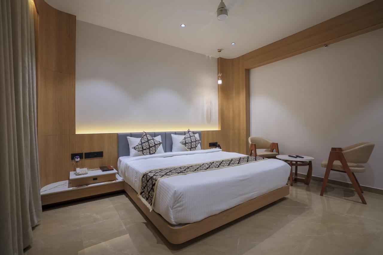 Hotel Aditya Mansingh Inn Somnāth エクステリア 写真