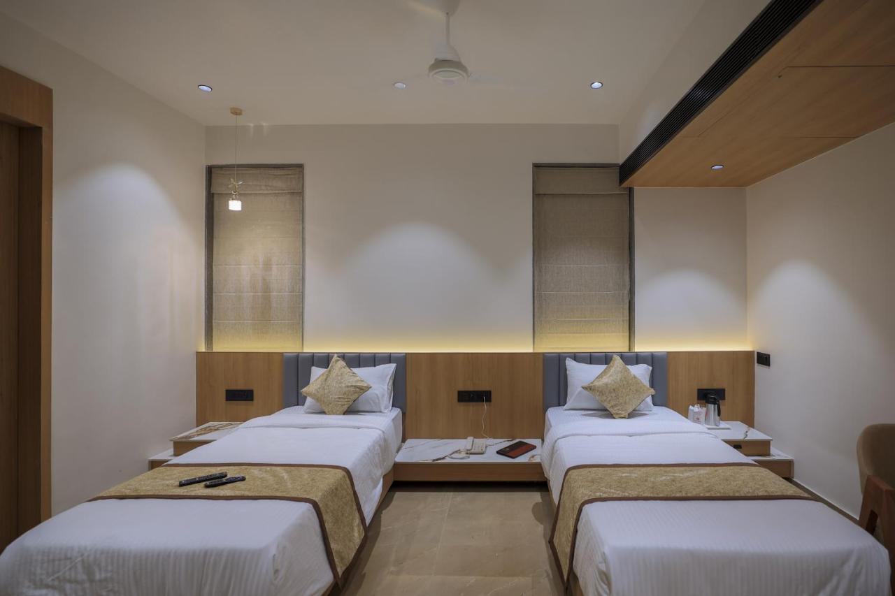 Hotel Aditya Mansingh Inn Somnāth エクステリア 写真