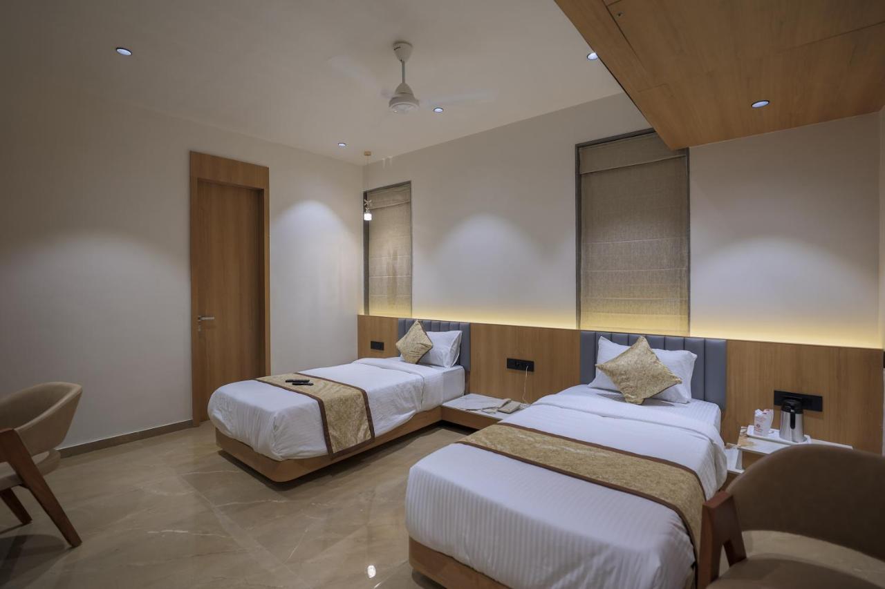 Hotel Aditya Mansingh Inn Somnāth エクステリア 写真
