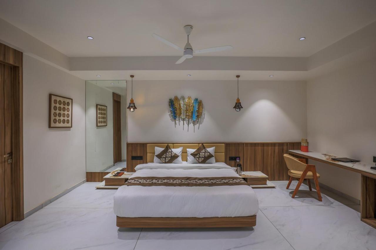 Hotel Aditya Mansingh Inn Somnāth エクステリア 写真
