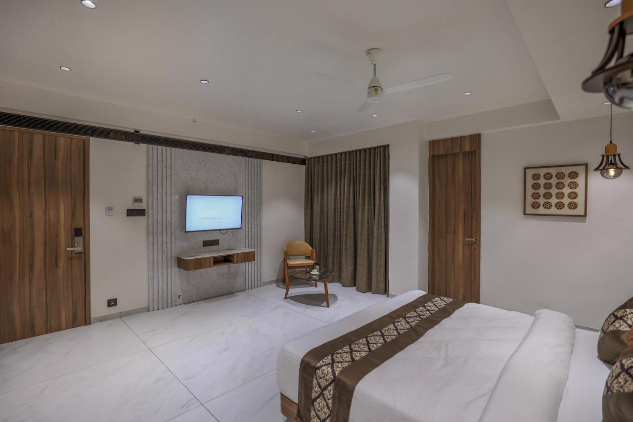 Hotel Aditya Mansingh Inn Somnāth エクステリア 写真