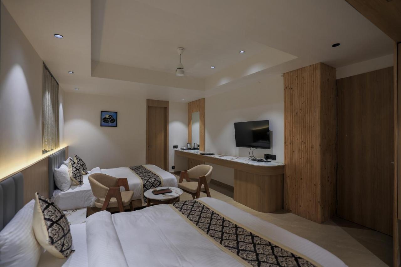 Hotel Aditya Mansingh Inn Somnāth エクステリア 写真