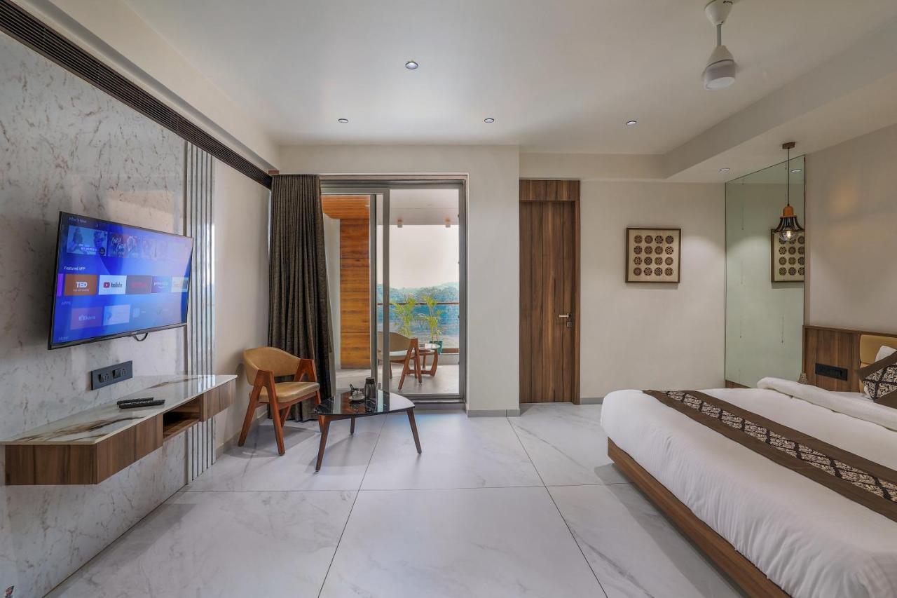 Hotel Aditya Mansingh Inn Somnāth エクステリア 写真
